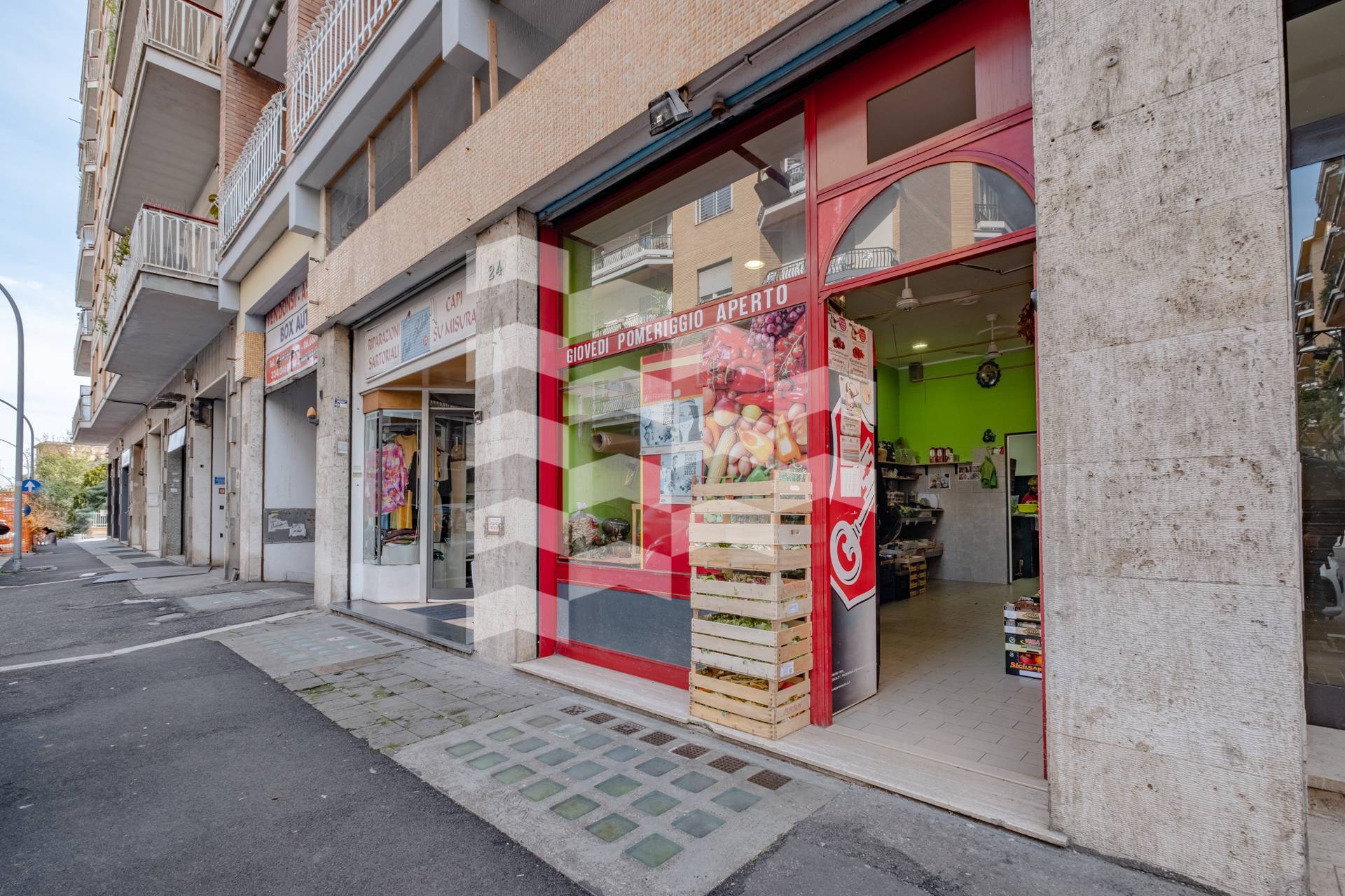 Locale commerciale in vendita a Roma, Camilluccia