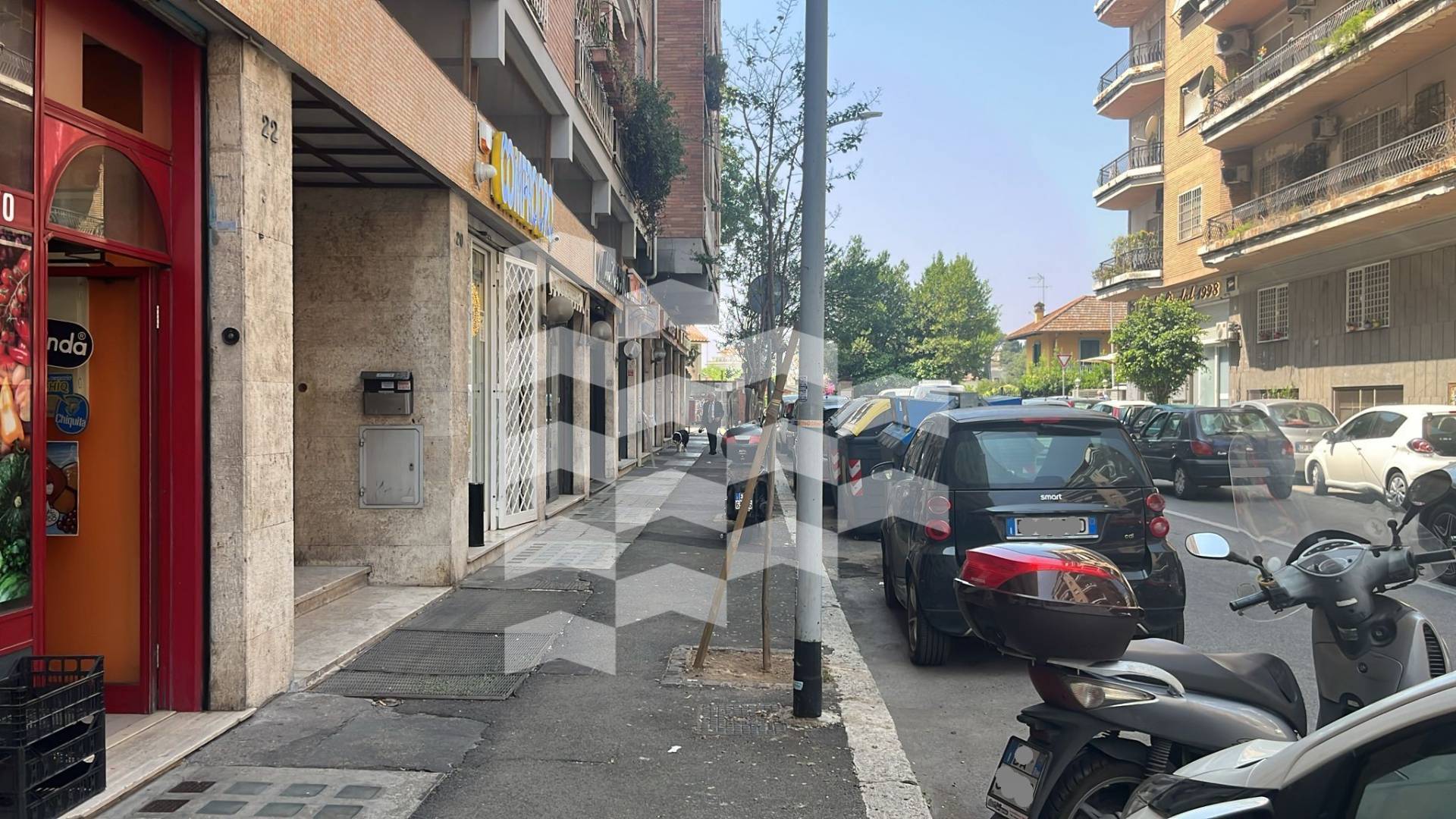 Locale commerciale in vendita a Roma, Camilluccia