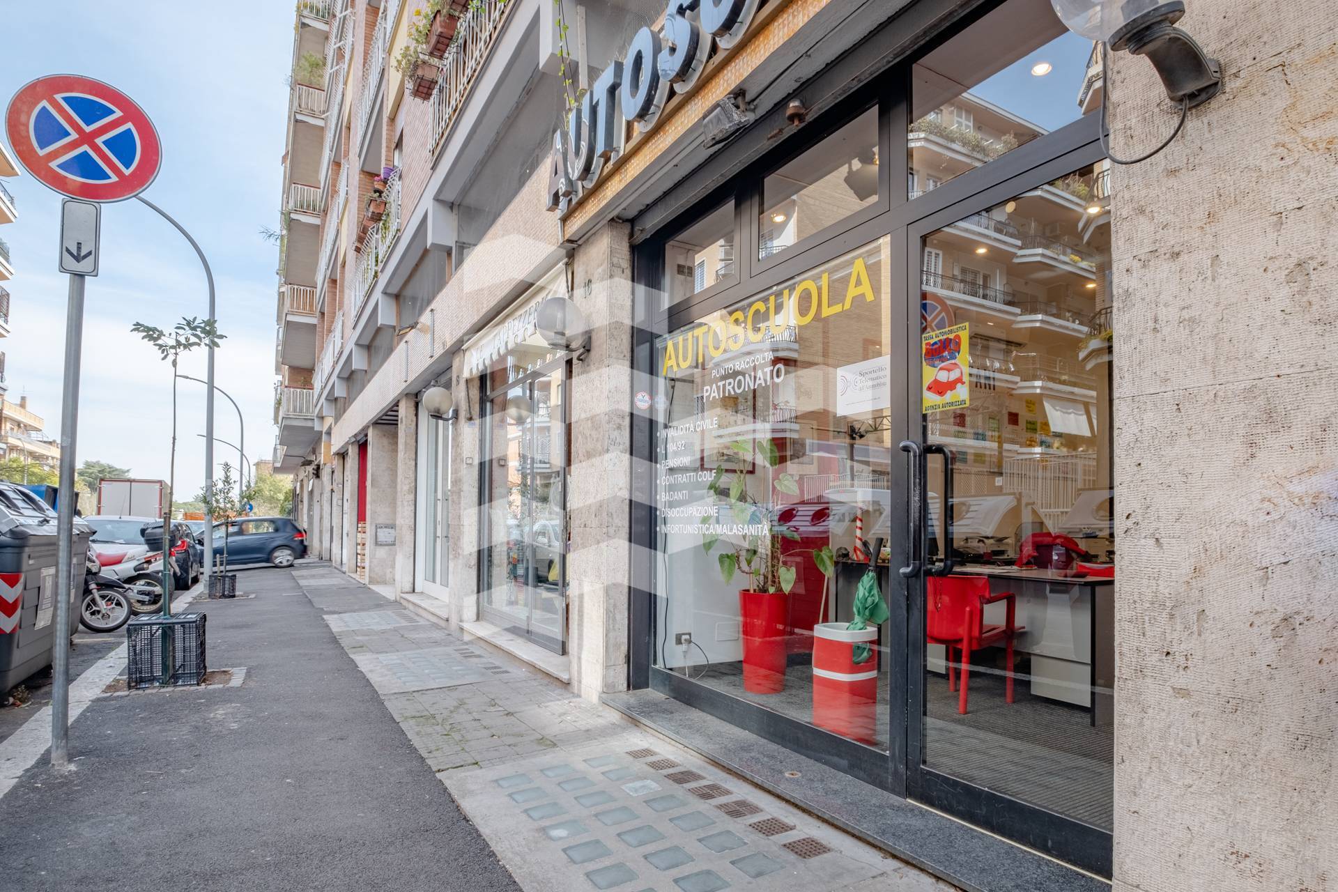 Locale commerciale in vendita a Roma, Camilluccia