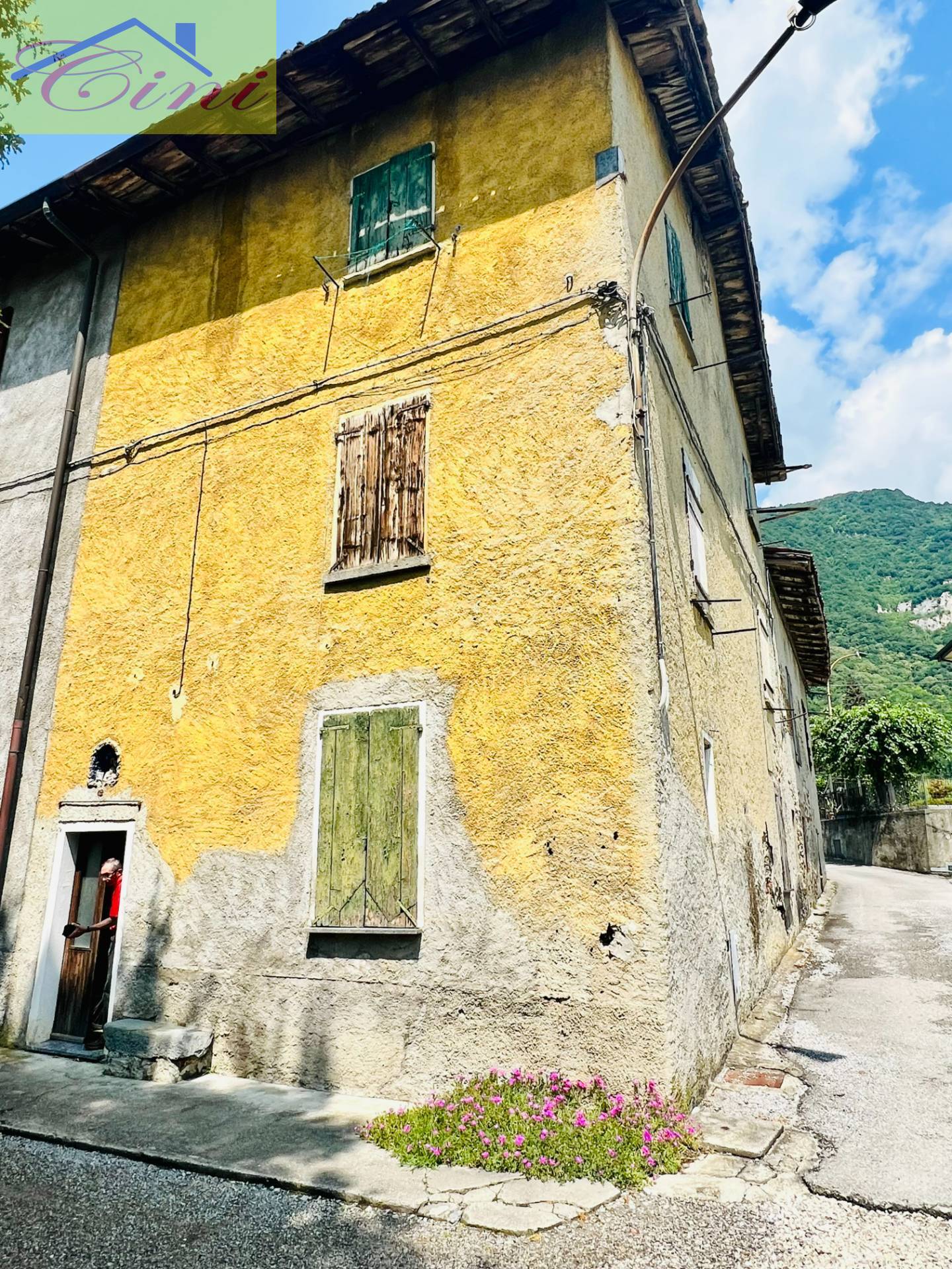 PORZIONE DI CASA in vendita a Suello