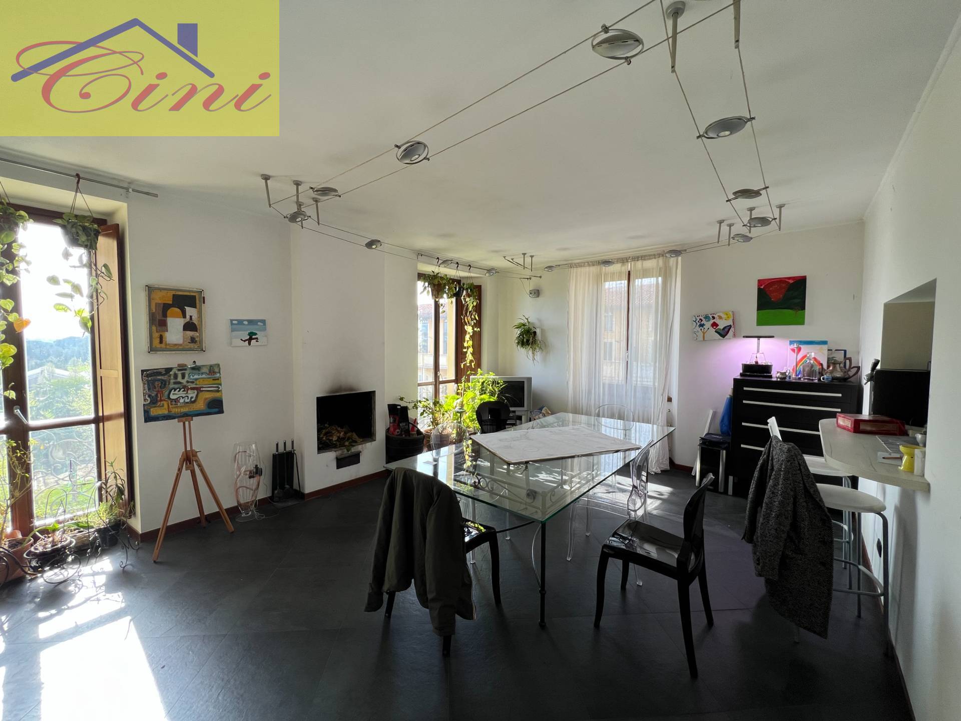 QUADRILOCALE in vendita a Erba, Parravicino