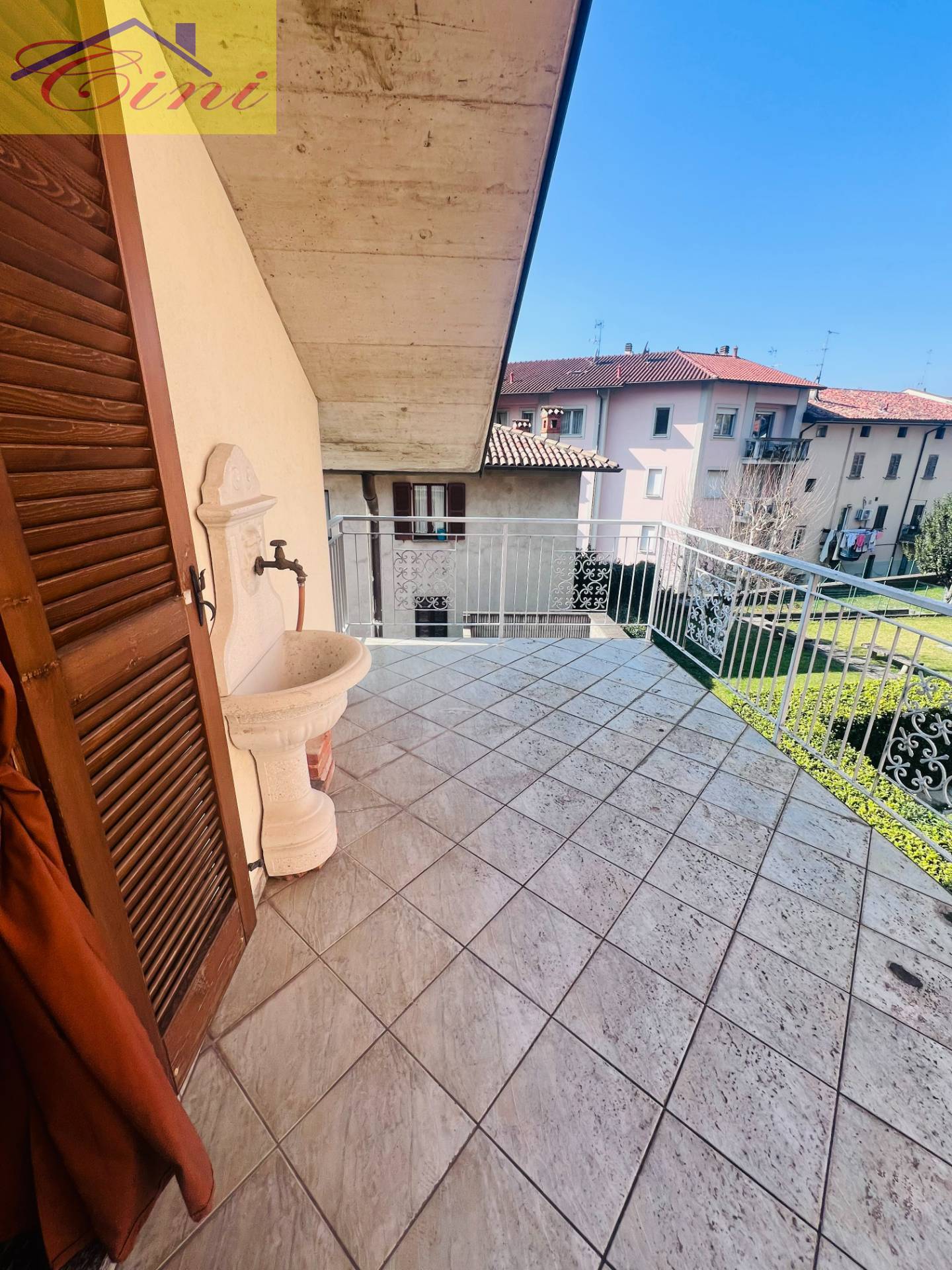 VILLA SINGOLA in vendita a Calolziocorte, Cornello