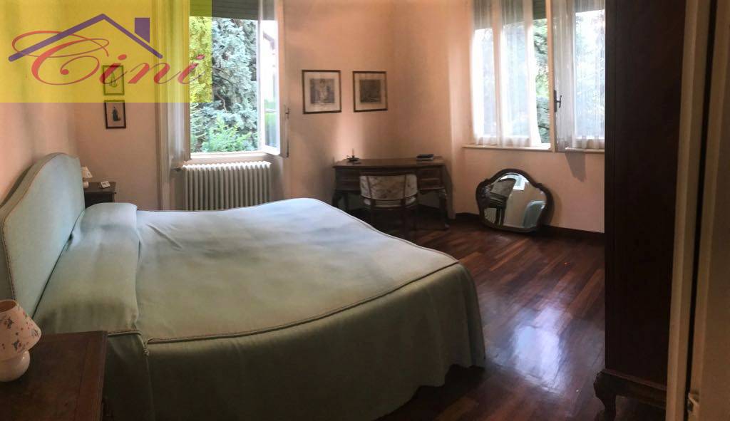 VILLA SINGOLA in vendita a Mandello del Lario