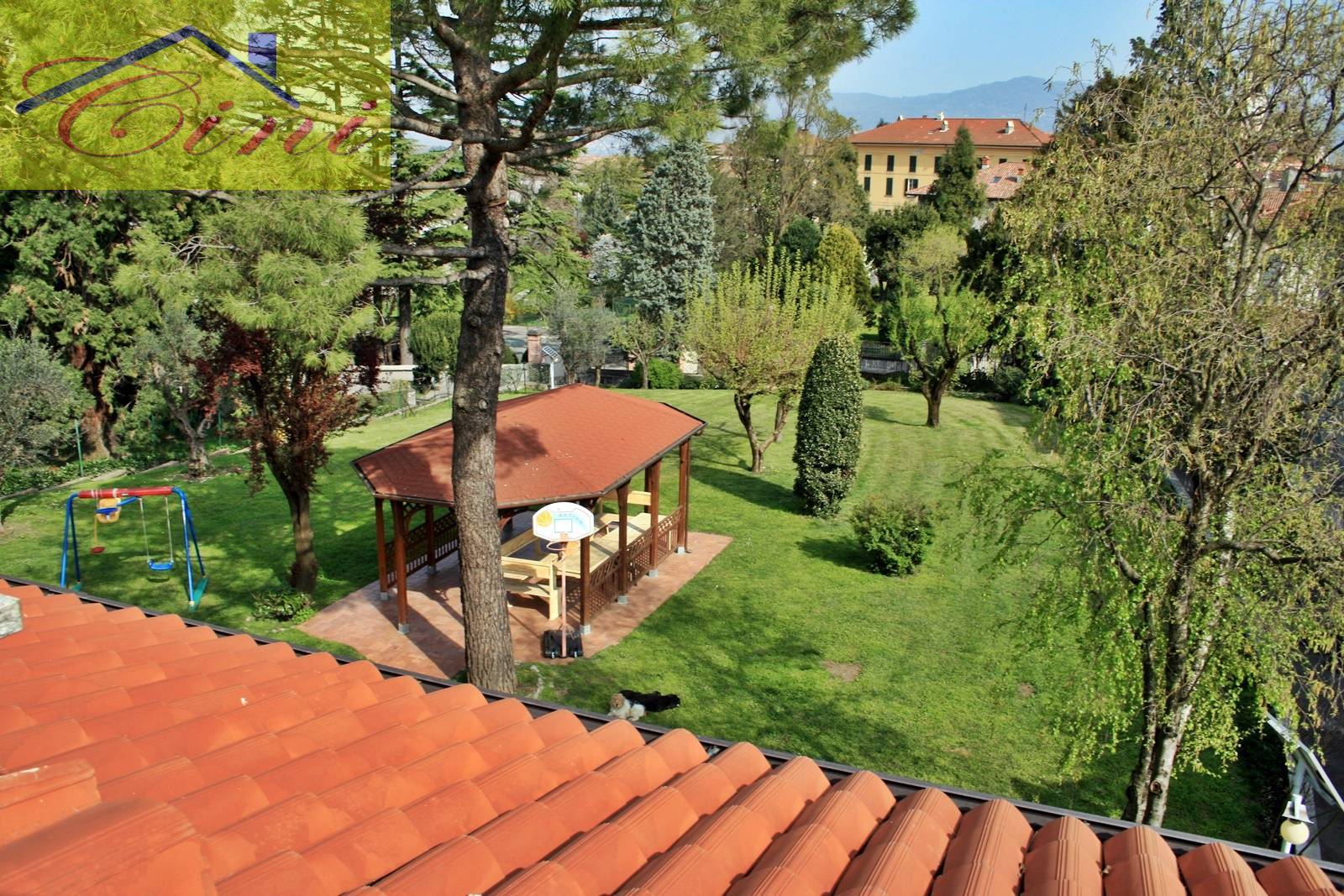 QUADRILOCALE in vendita a Rogeno