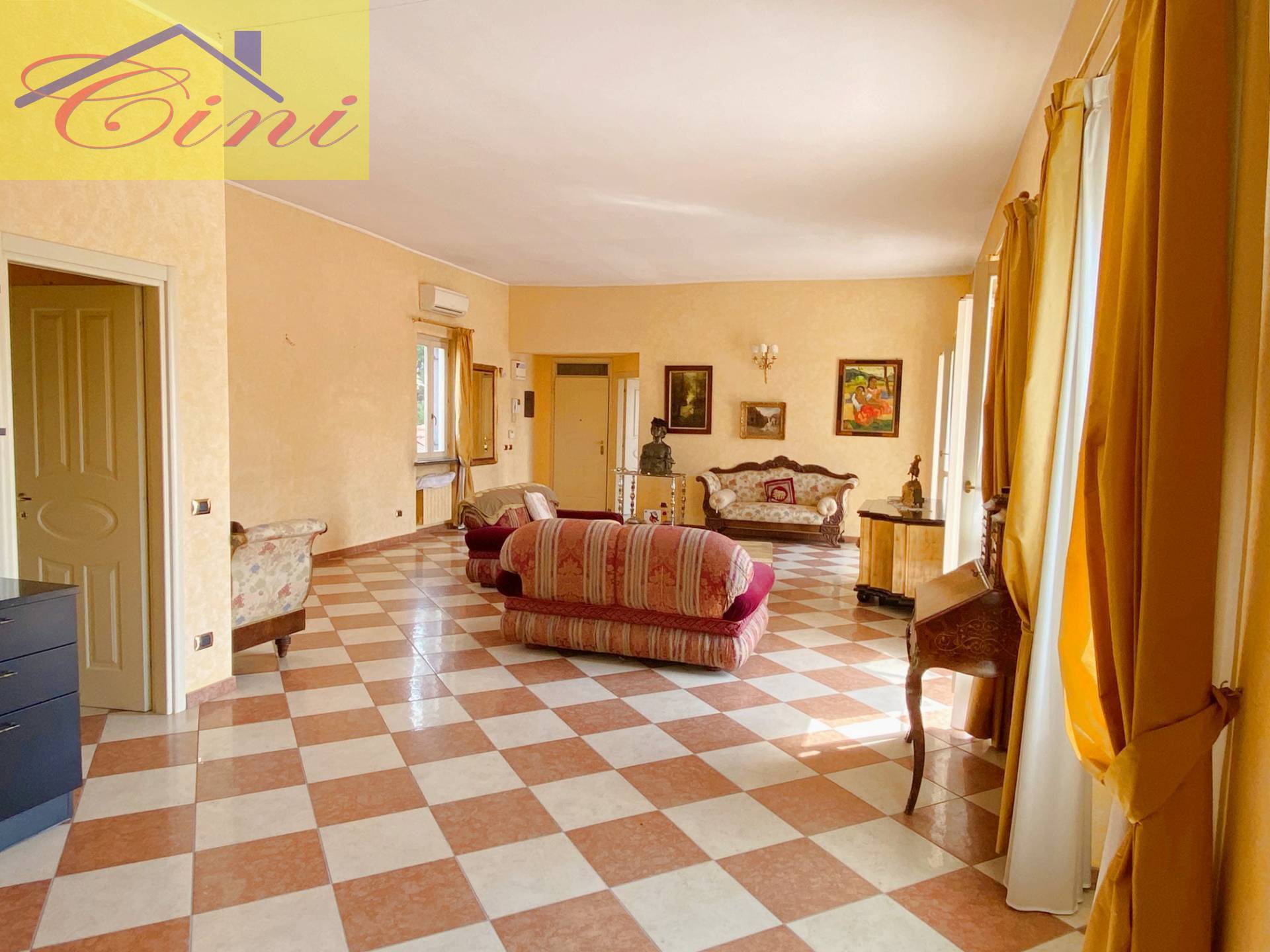 QUADRILOCALE in vendita a Rogeno