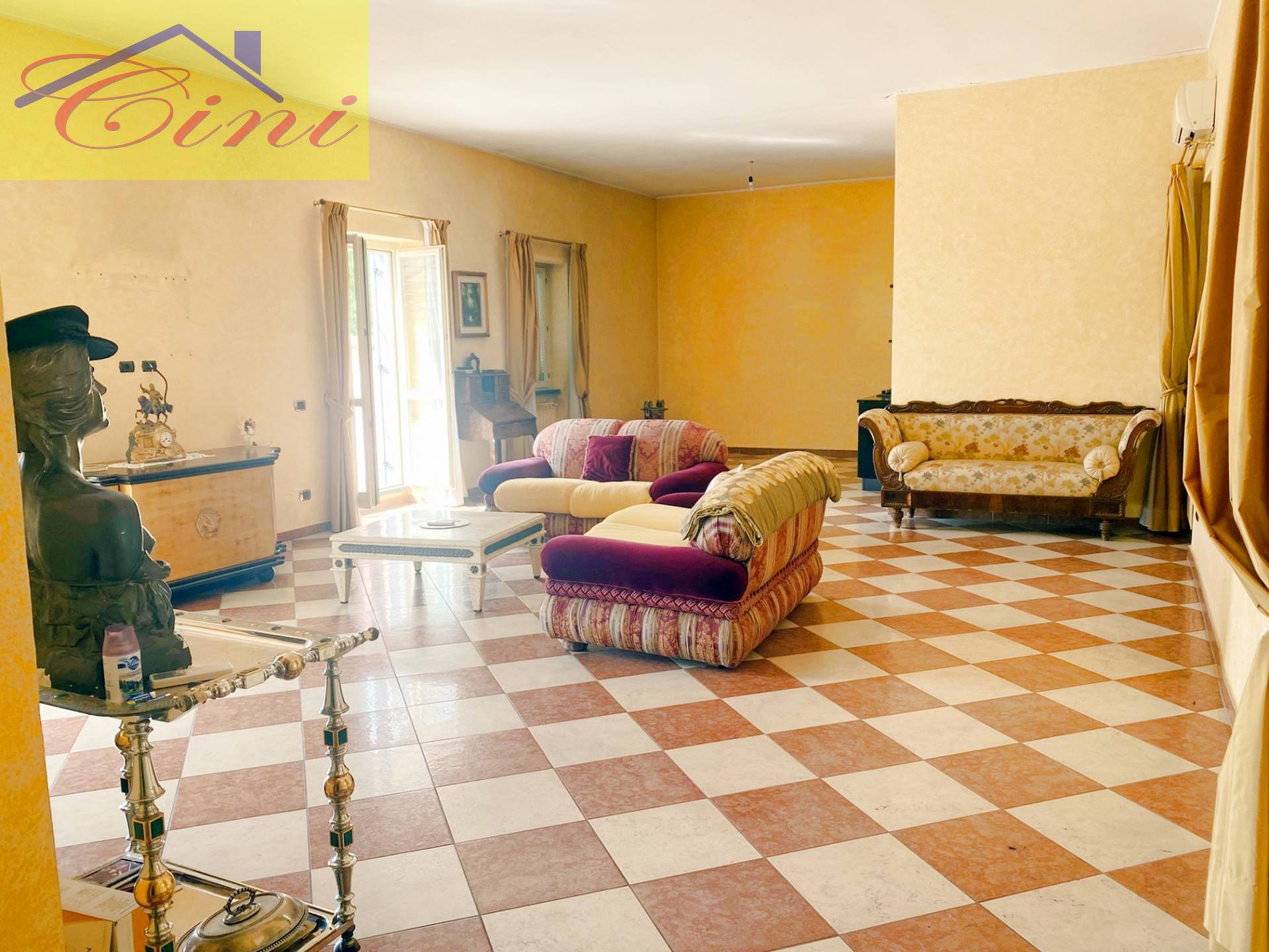 QUADRILOCALE in vendita a Rogeno