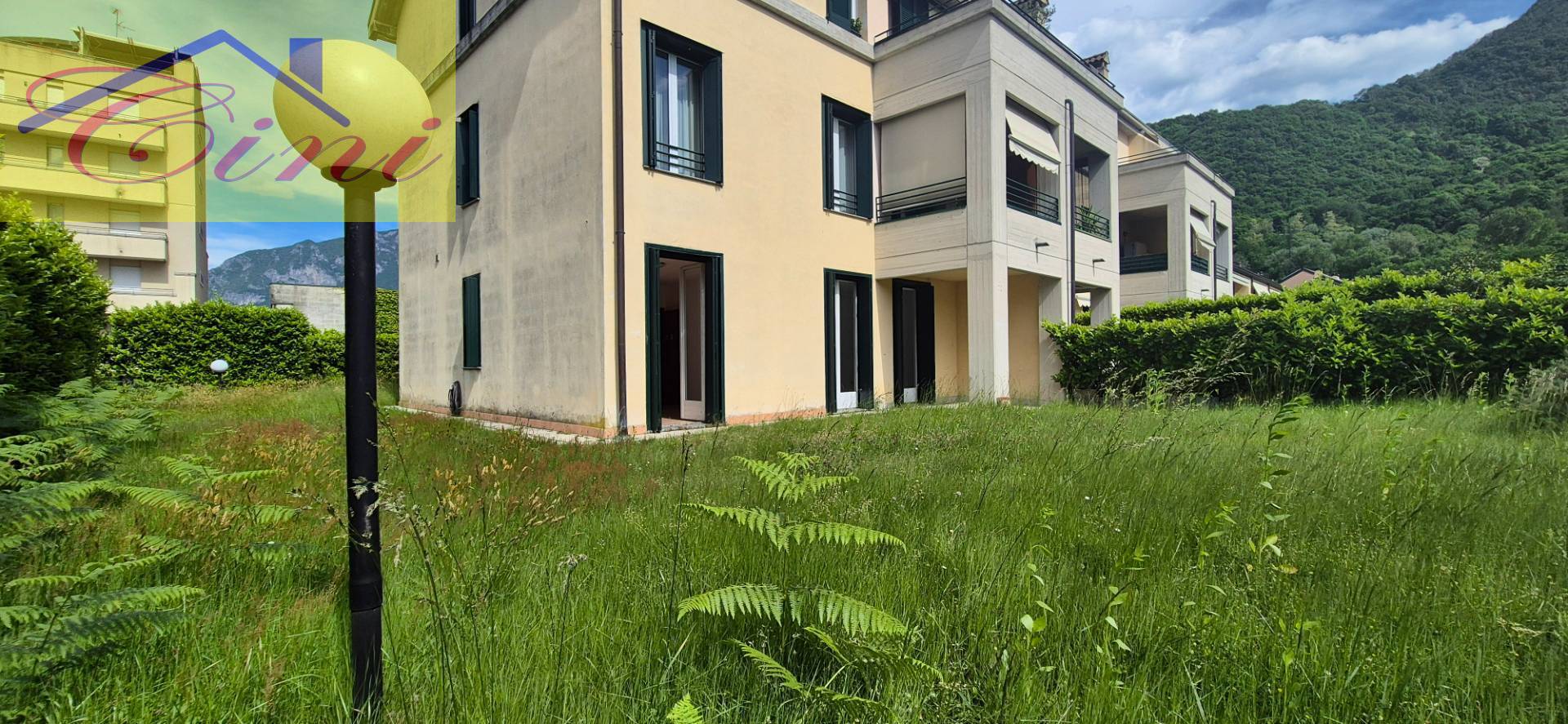 TRILOCALE in vendita a Malgrate