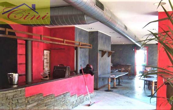 Locale commerciale in vendita a Dolzago