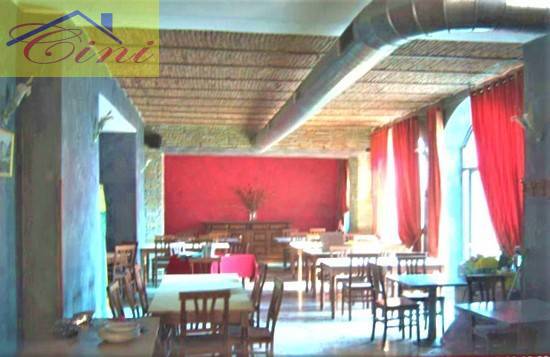 Locale commerciale in vendita a Dolzago