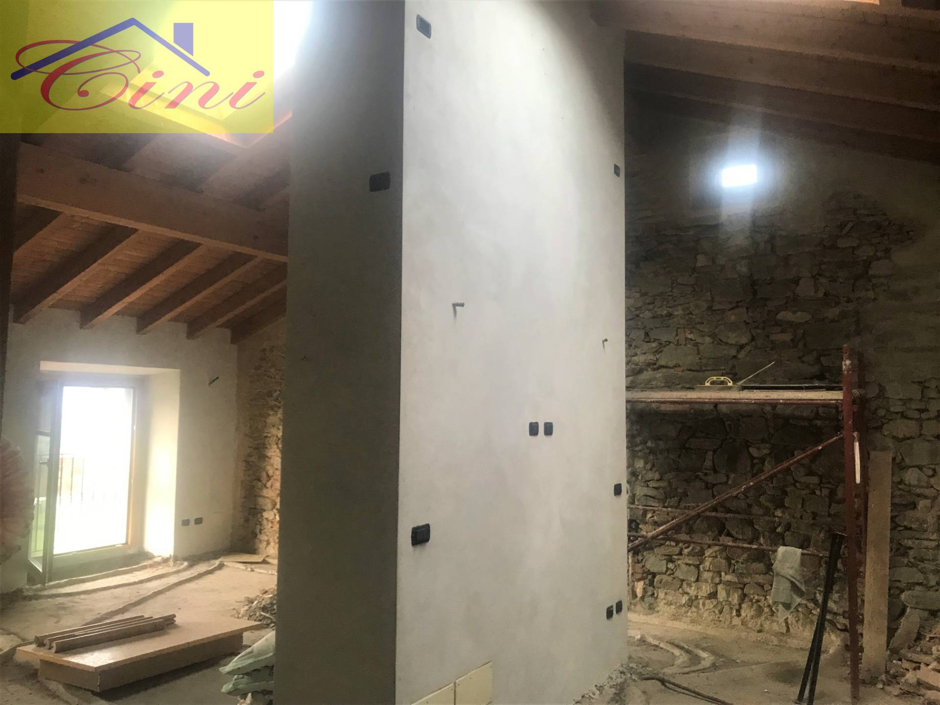 TRILOCALE in vendita a Olgiate Molgora, Mondonico