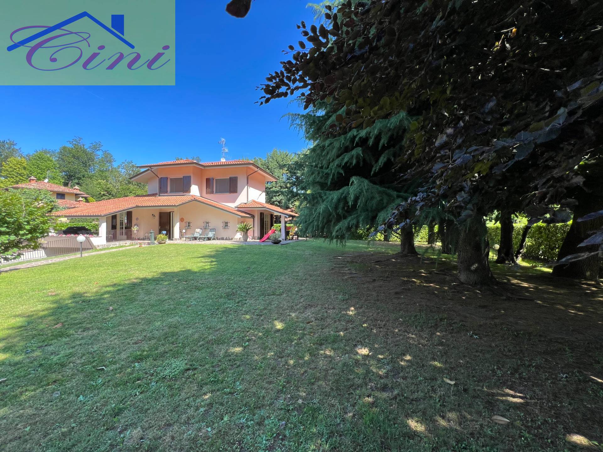 VILLA SINGOLA in vendita a Oggiono, Castello