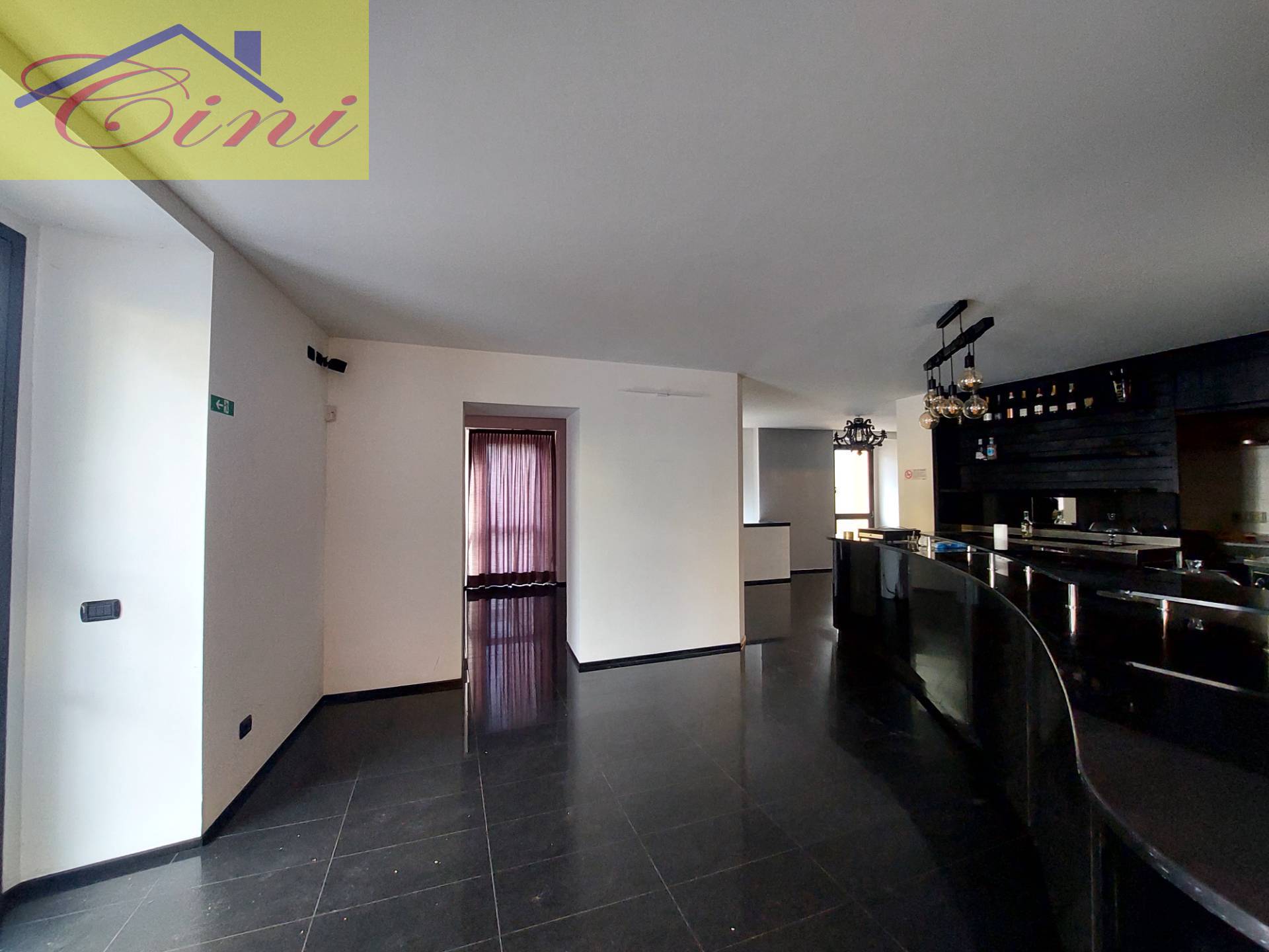 BAR in vendita a Lecco, Castello