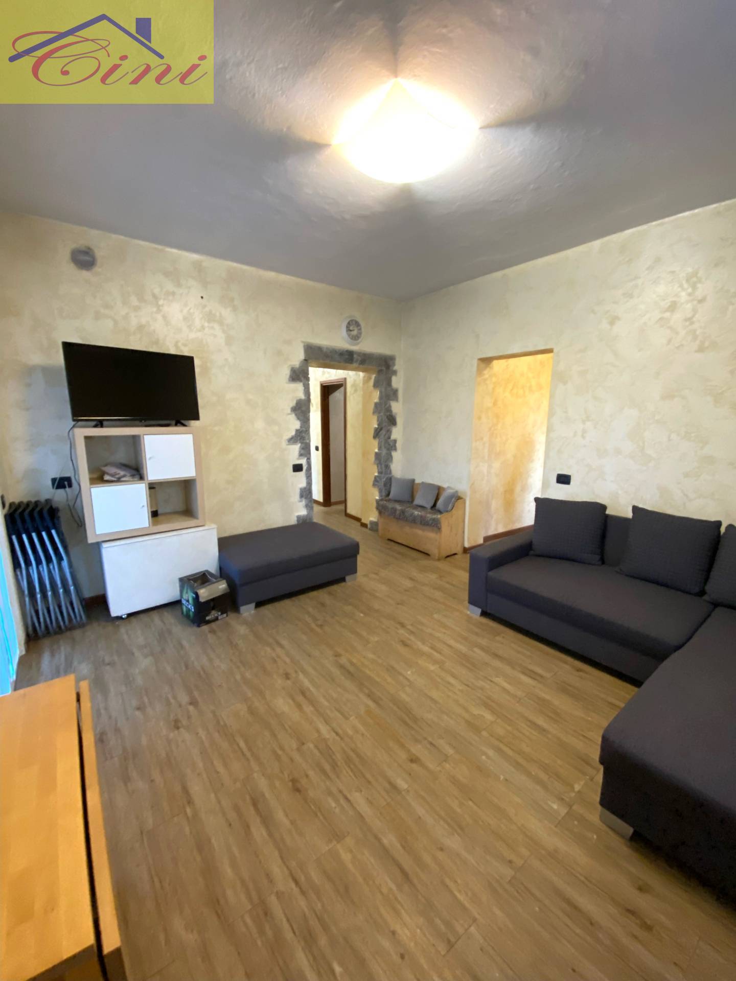 QUADRILOCALE in vendita a Introbio