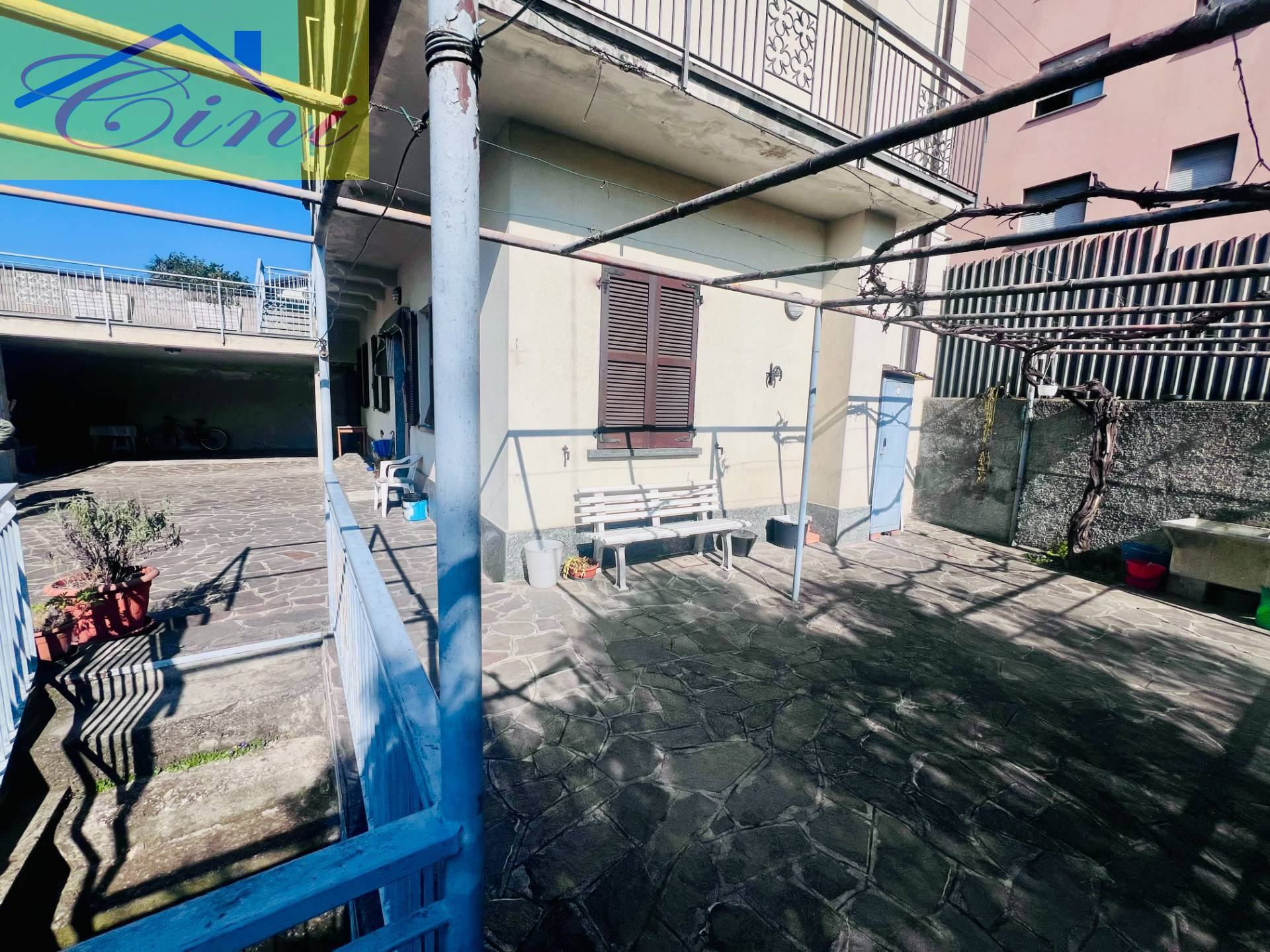 VILLA SINGOLA in vendita a Calolziocorte, Cornello