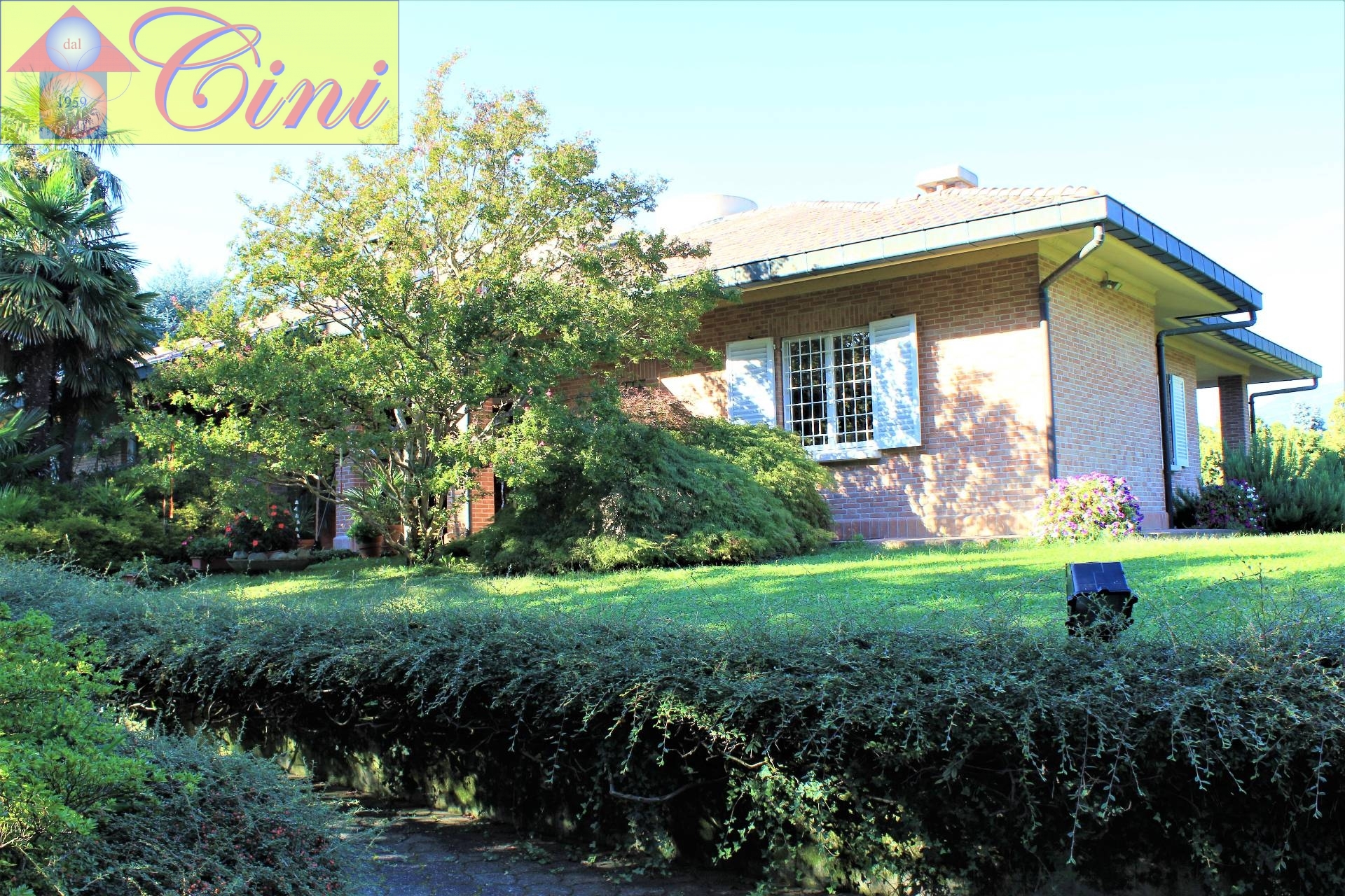 VILLA SINGOLA in vendita a Costa Masnaga