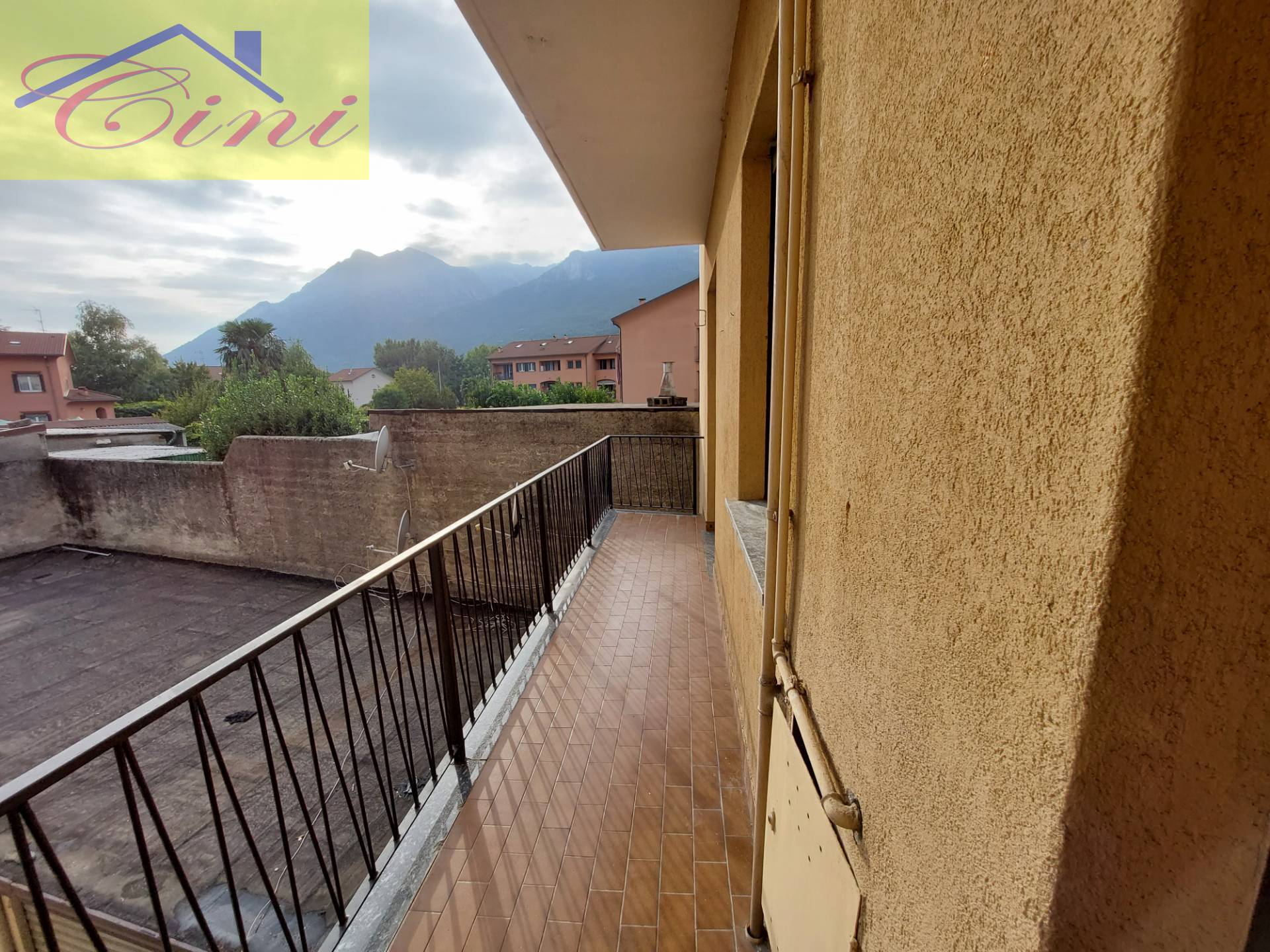 TRILOCALE in vendita a Valmadrera, San Dionigi