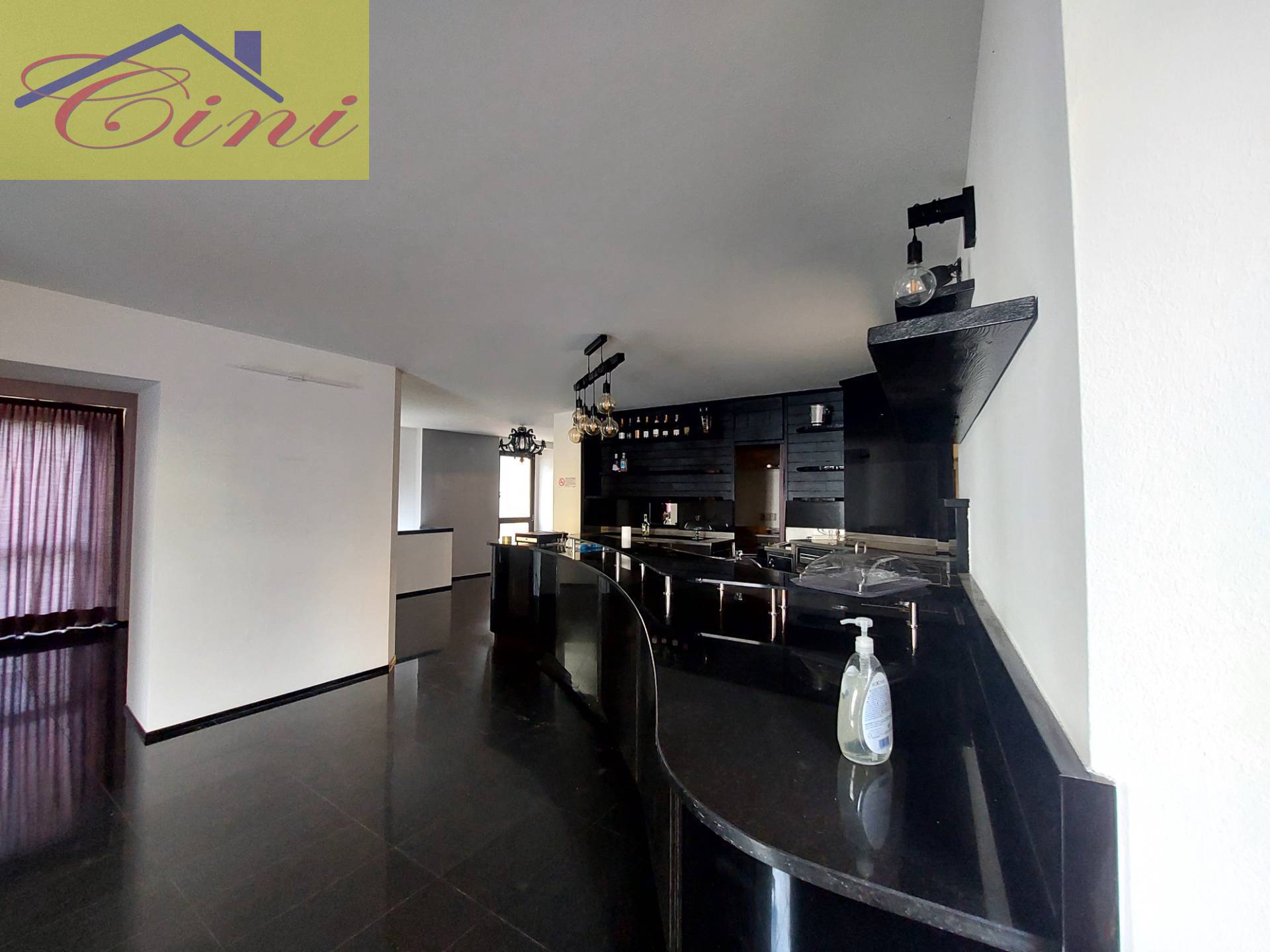 BAR in vendita a Lecco, Castello