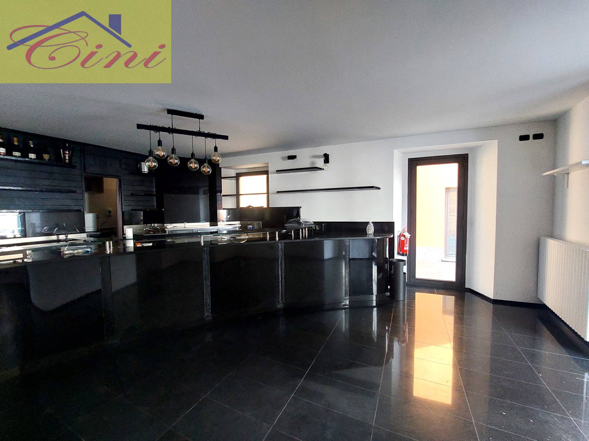 BAR in vendita a Lecco, Castello