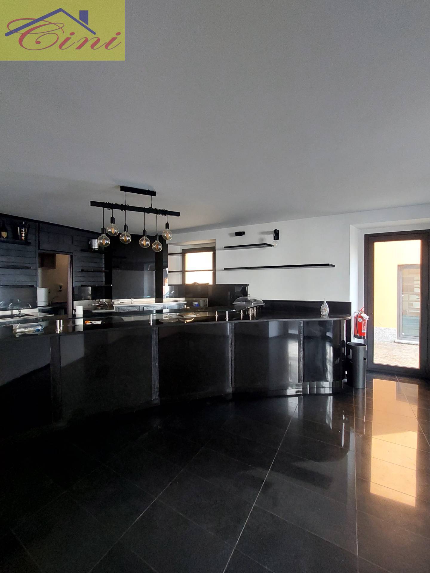 BAR in vendita a Lecco, Castello