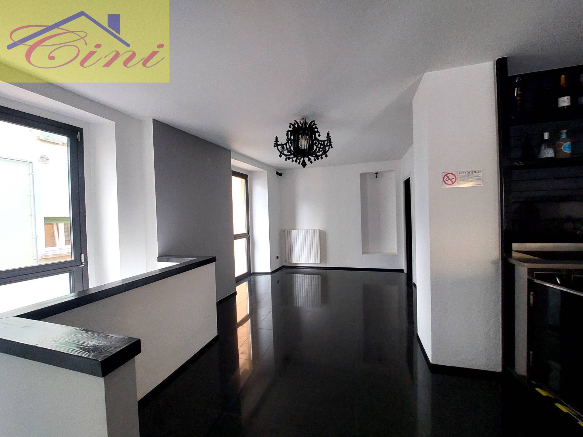 BAR in vendita a Lecco, Castello