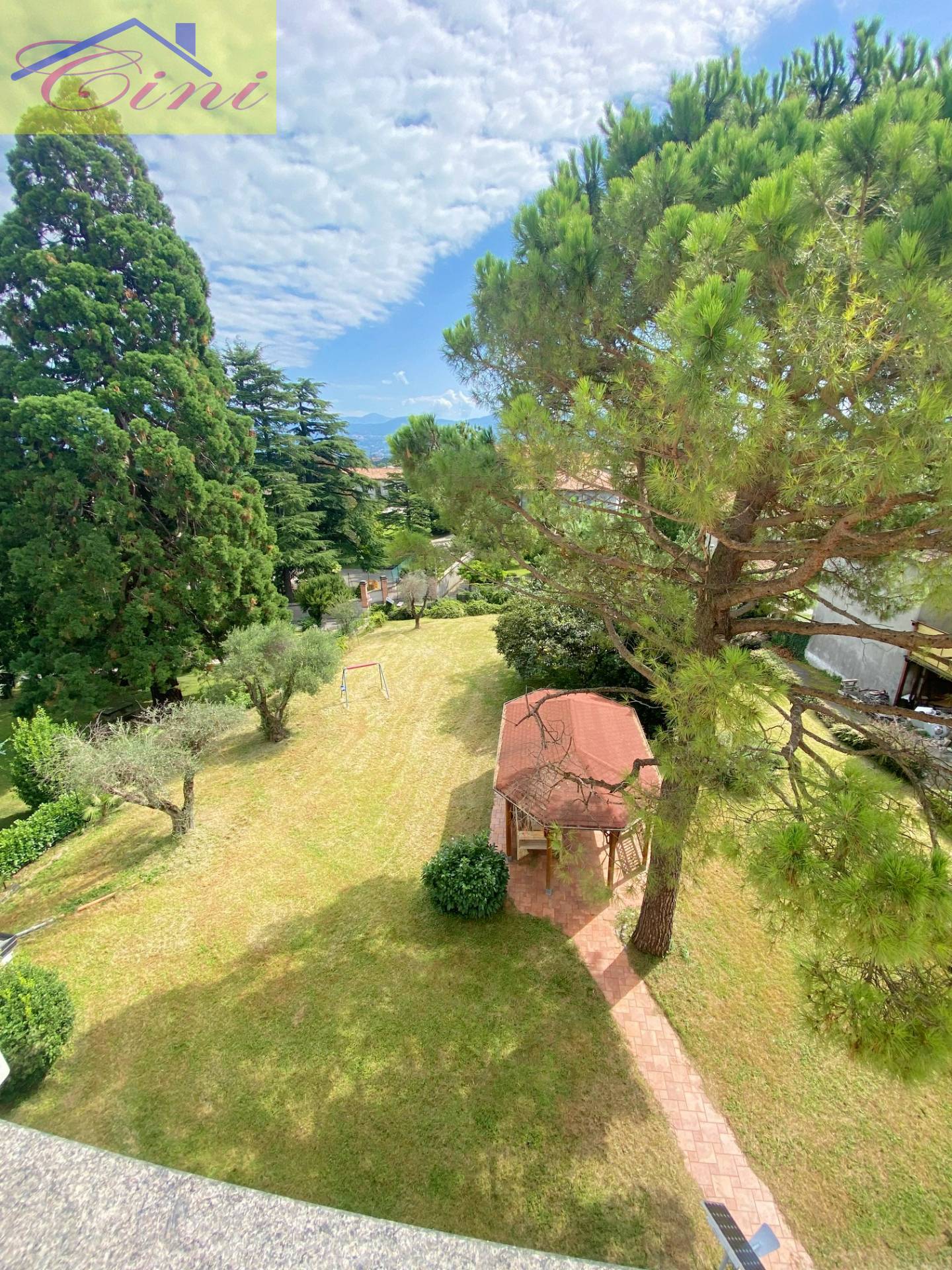 QUADRILOCALE in vendita a Rogeno