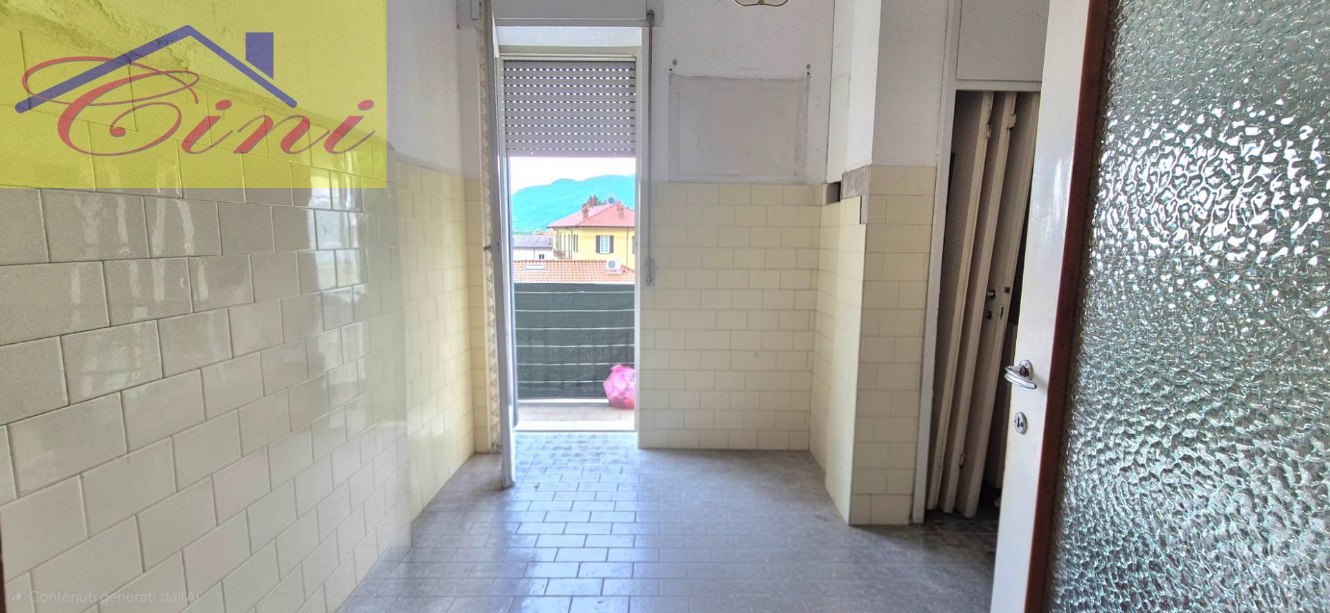 TRILOCALE in vendita a Pescate