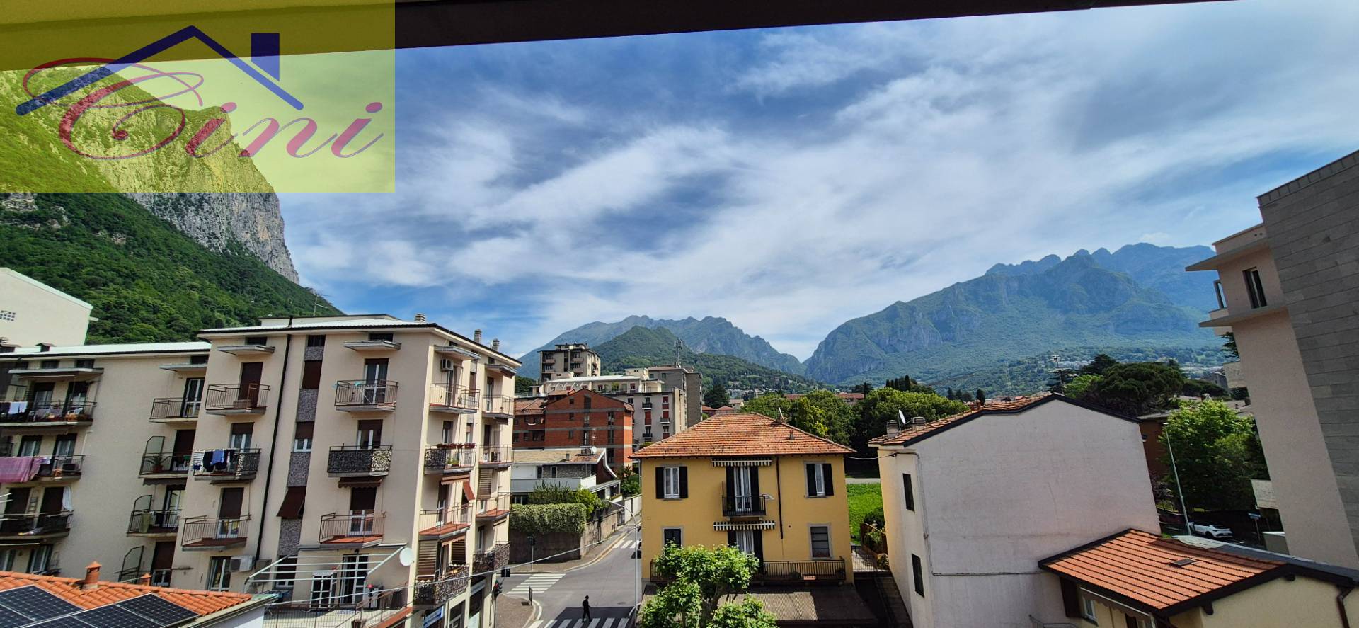 QUADRILOCALE in vendita a Lecco, Castello