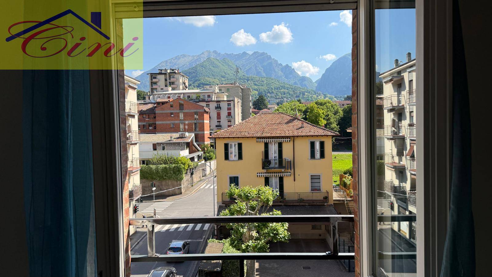 QUADRILOCALE in vendita a Lecco, Castello