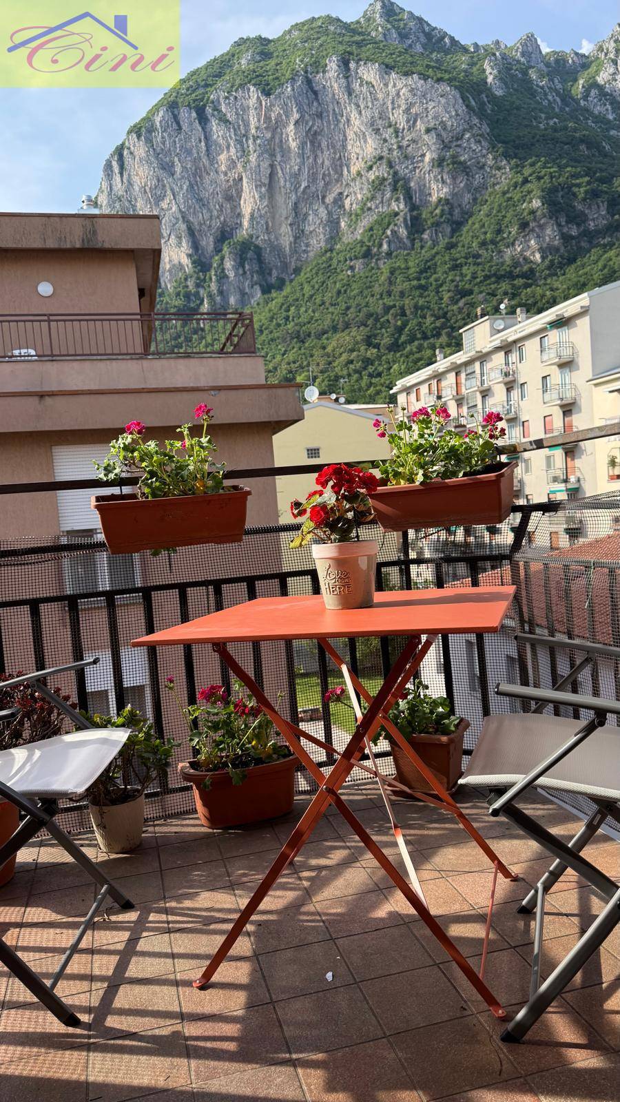 QUADRILOCALE in vendita a Lecco, Castello