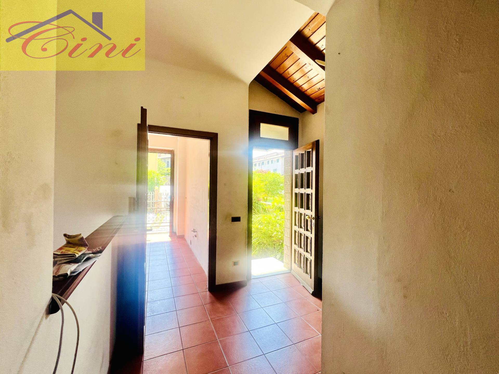 VILLA SINGOLA in vendita a Eupilio