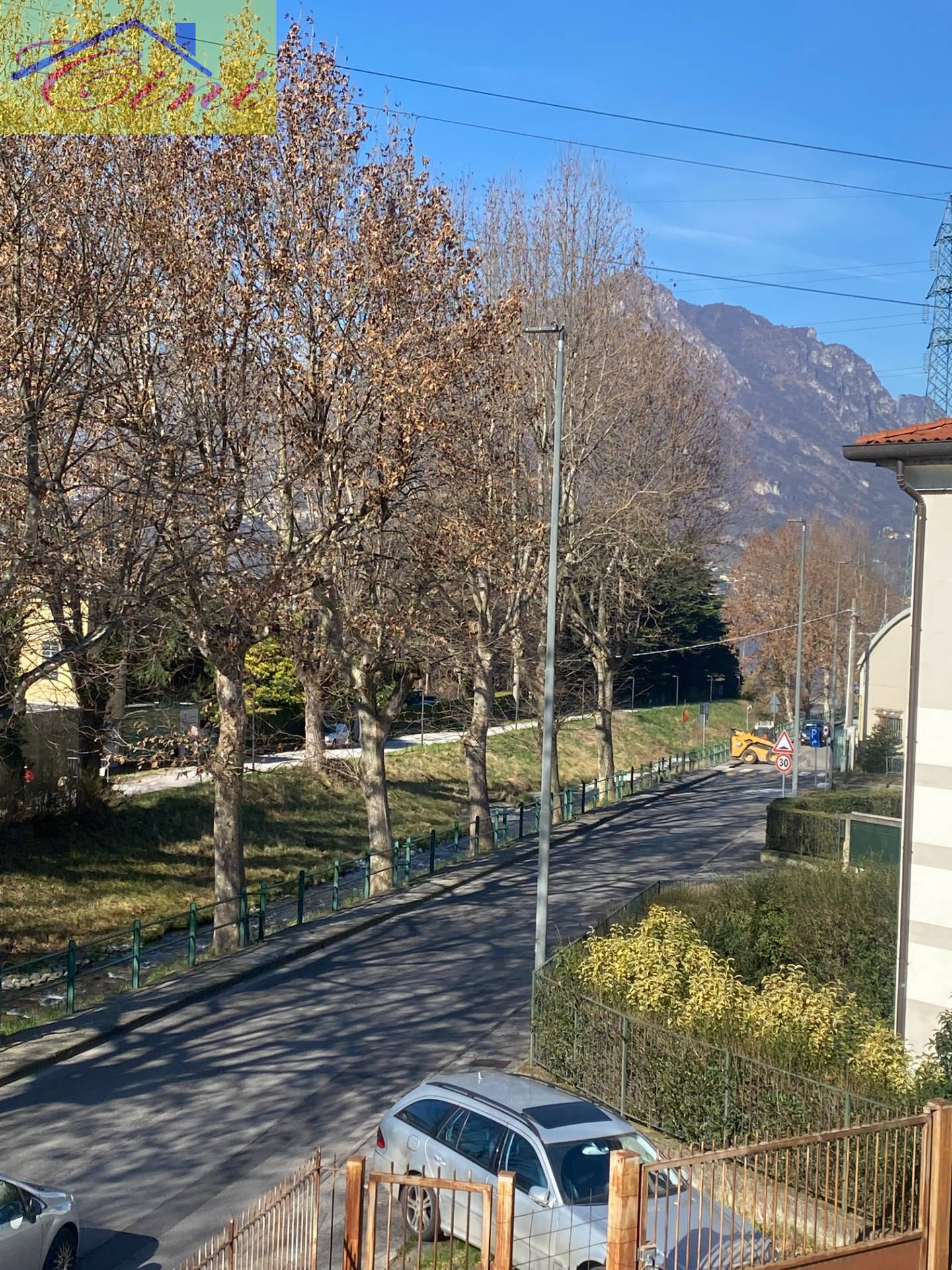 VILLA SINGOLA in vendita a Vercurago