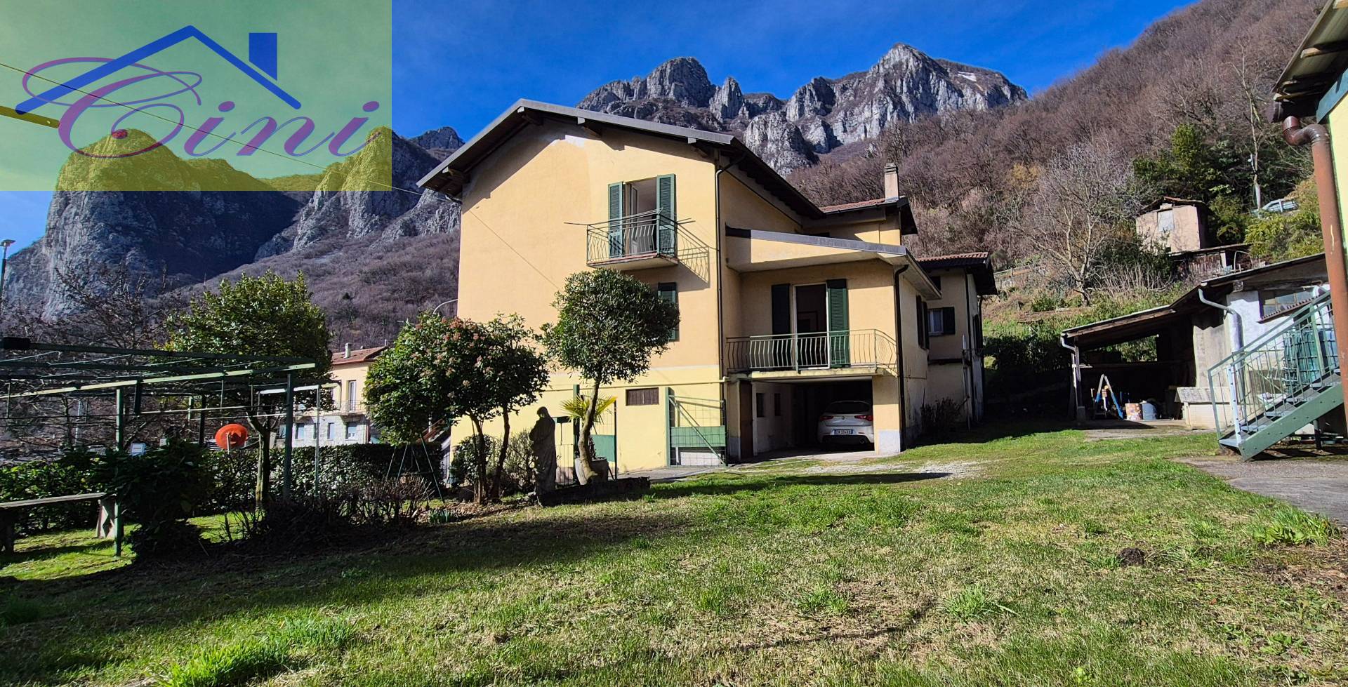 CASA SINGOLA in vendita a Lecco, Laorca