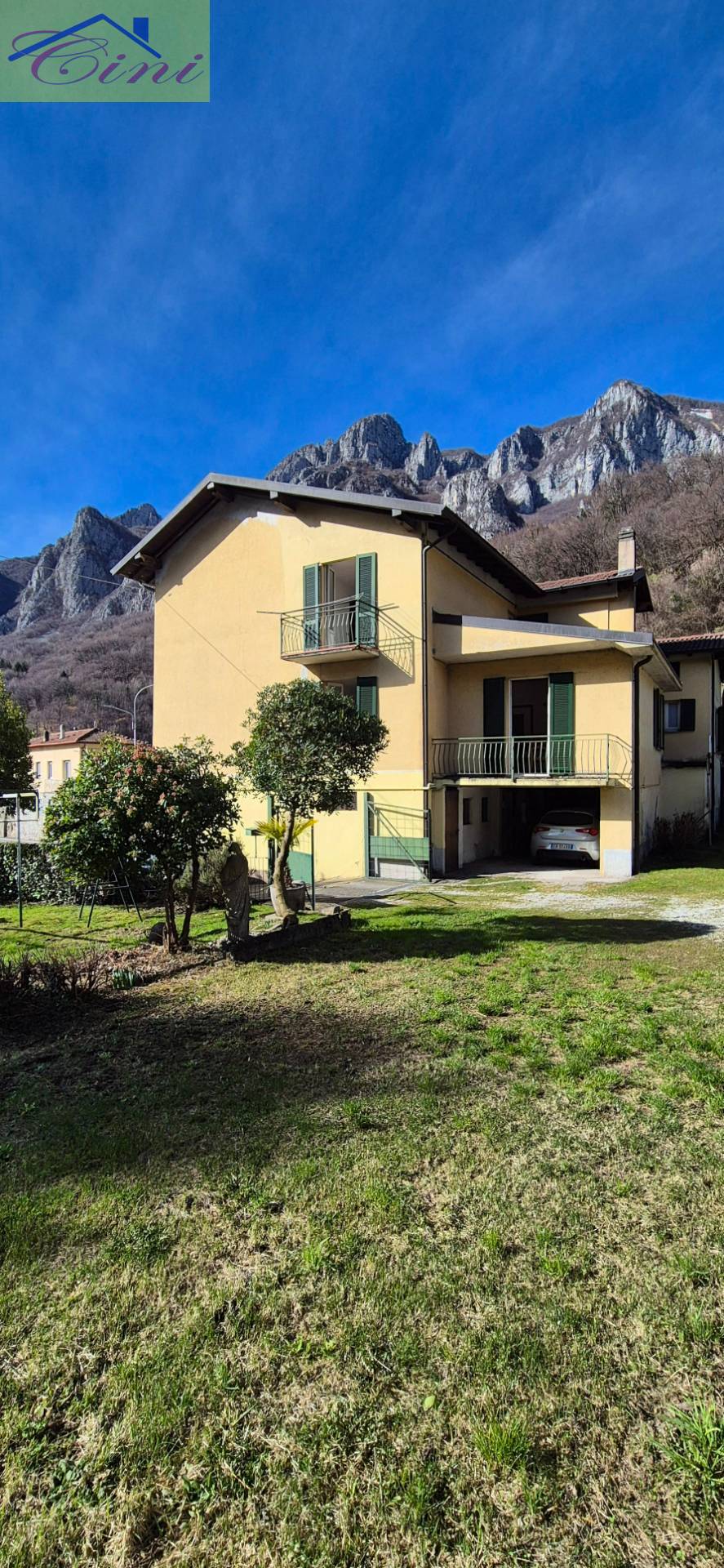 CASA SINGOLA in vendita a Lecco, Laorca