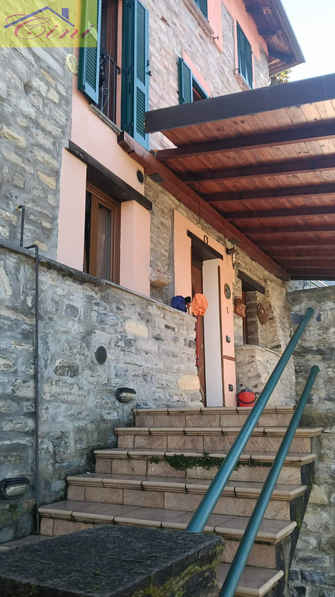 PORZIONE DI CASA in vendita a Faggeto Lario, Lemna