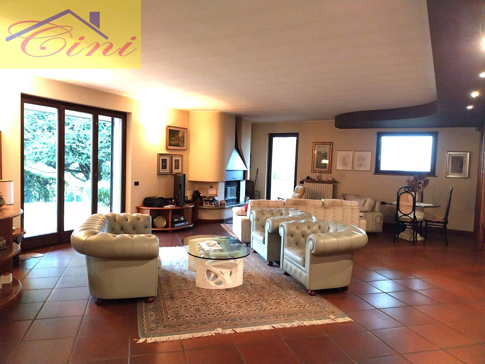 VILLA SINGOLA in vendita a Bulciago