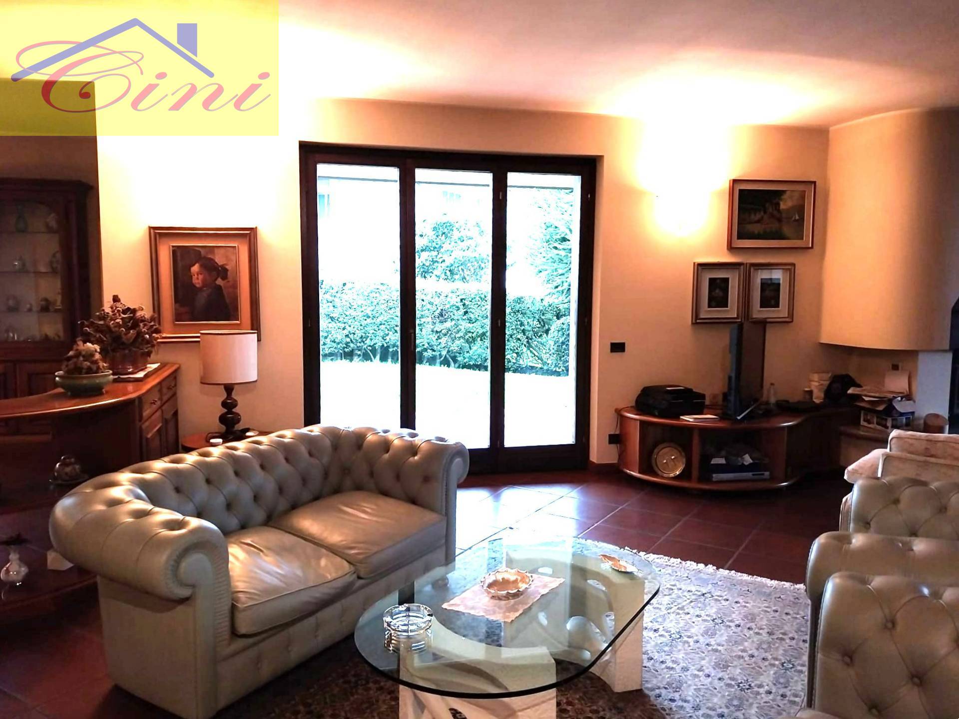 VILLA SINGOLA in vendita a Bulciago