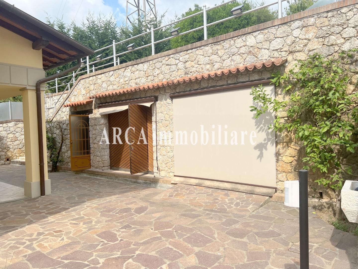 Villa con giardino a Pietrasanta