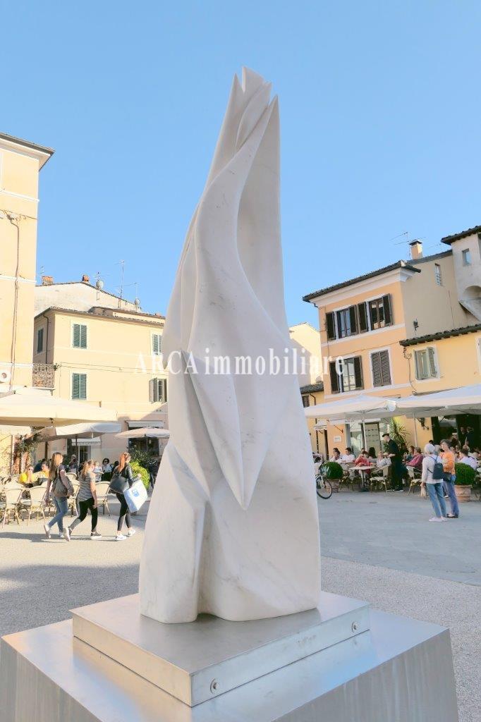 Stabile/Palazzo con terrazzi, Pietrasanta centro storico