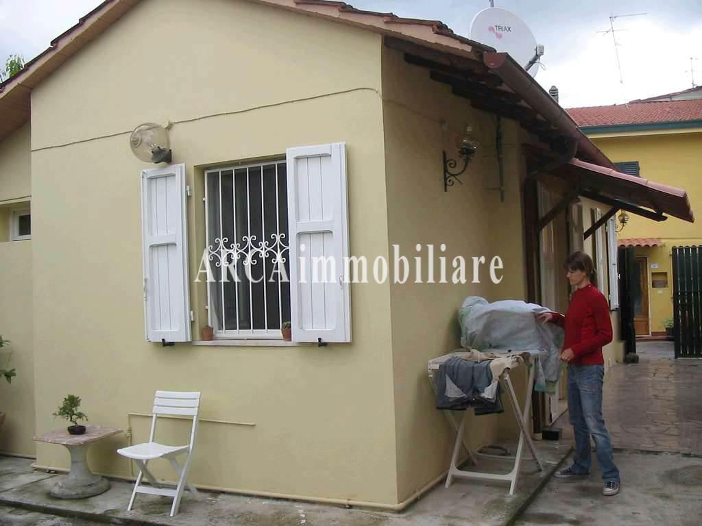 Casa indipendente con giardino, Massarosa piano di mommio