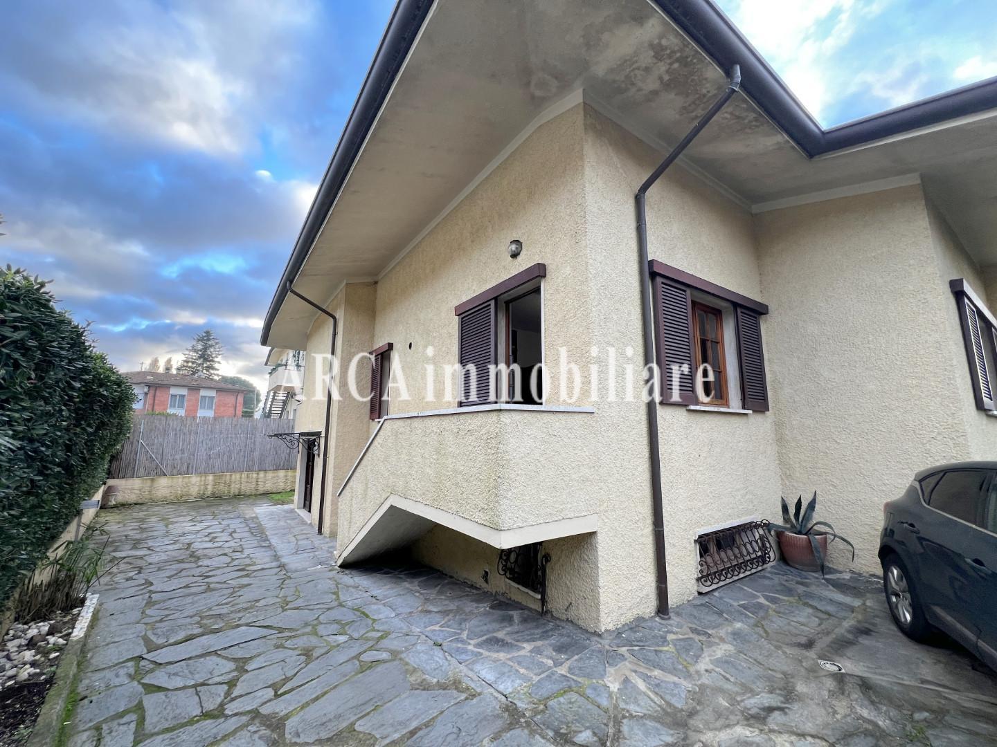 Villa con giardino a Pietrasanta