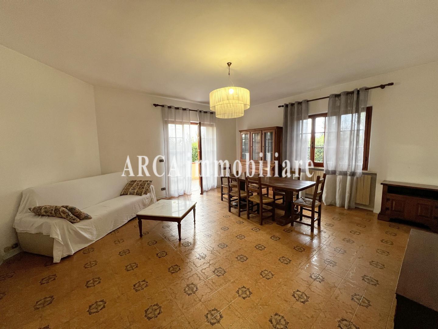 Villa con giardino a Pietrasanta