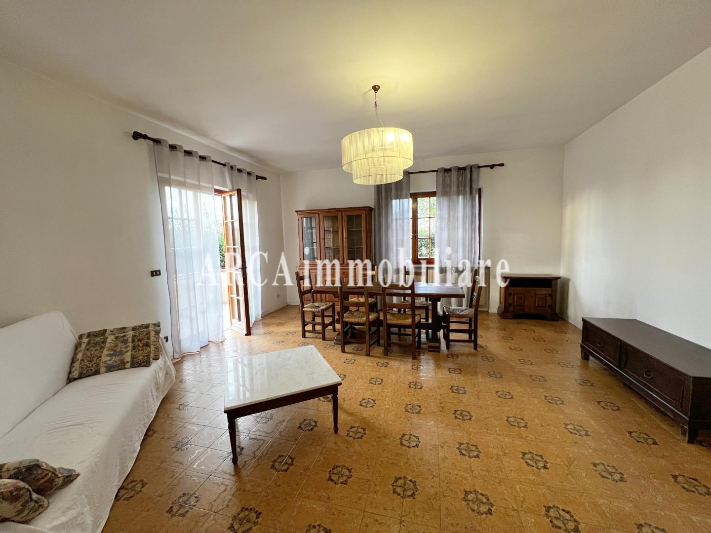 Villa con giardino a Pietrasanta