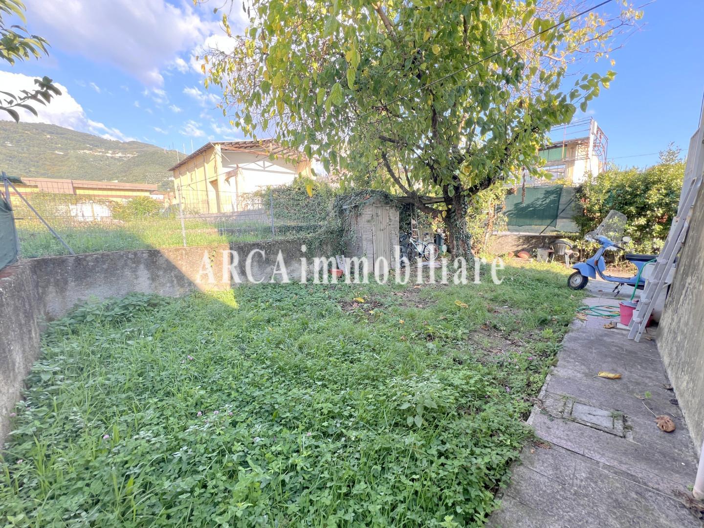 Casa indipendente con giardino a Pietrasanta