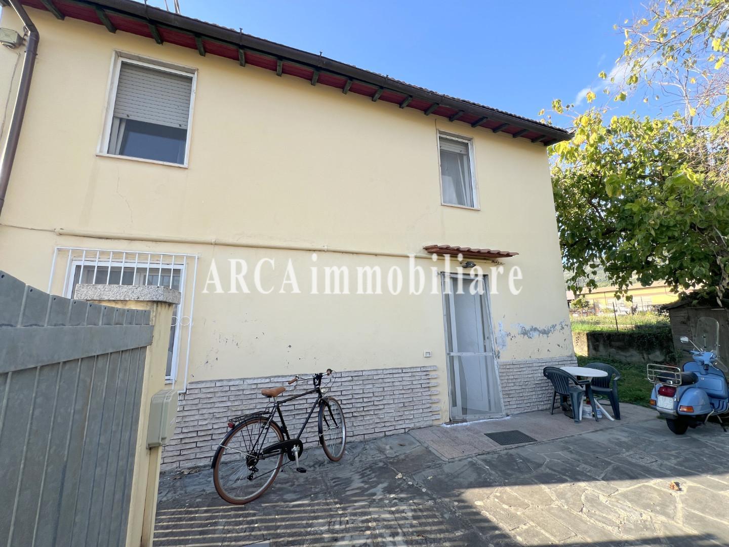 Casa indipendente con giardino a Pietrasanta