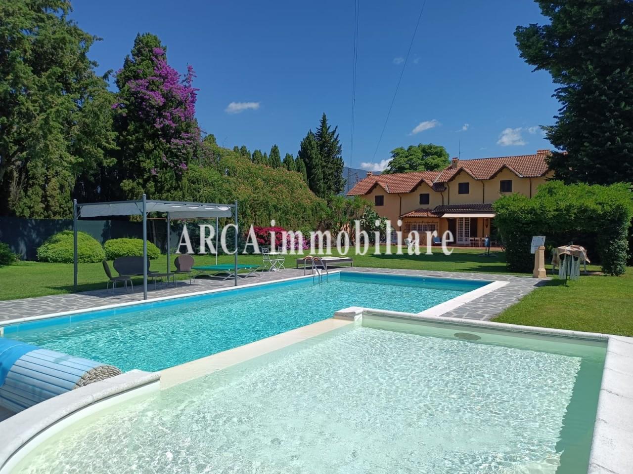 Villa con giardino, Massarosa piano di mommio