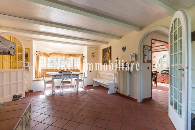 Villa con giardino, Massarosa piano di mommio