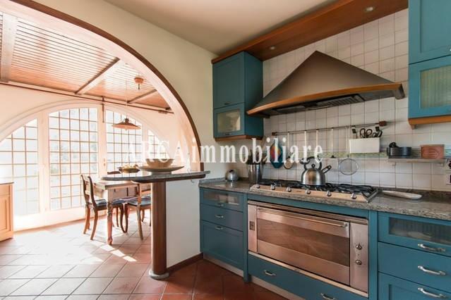 Villa con giardino, Massarosa piano di mommio
