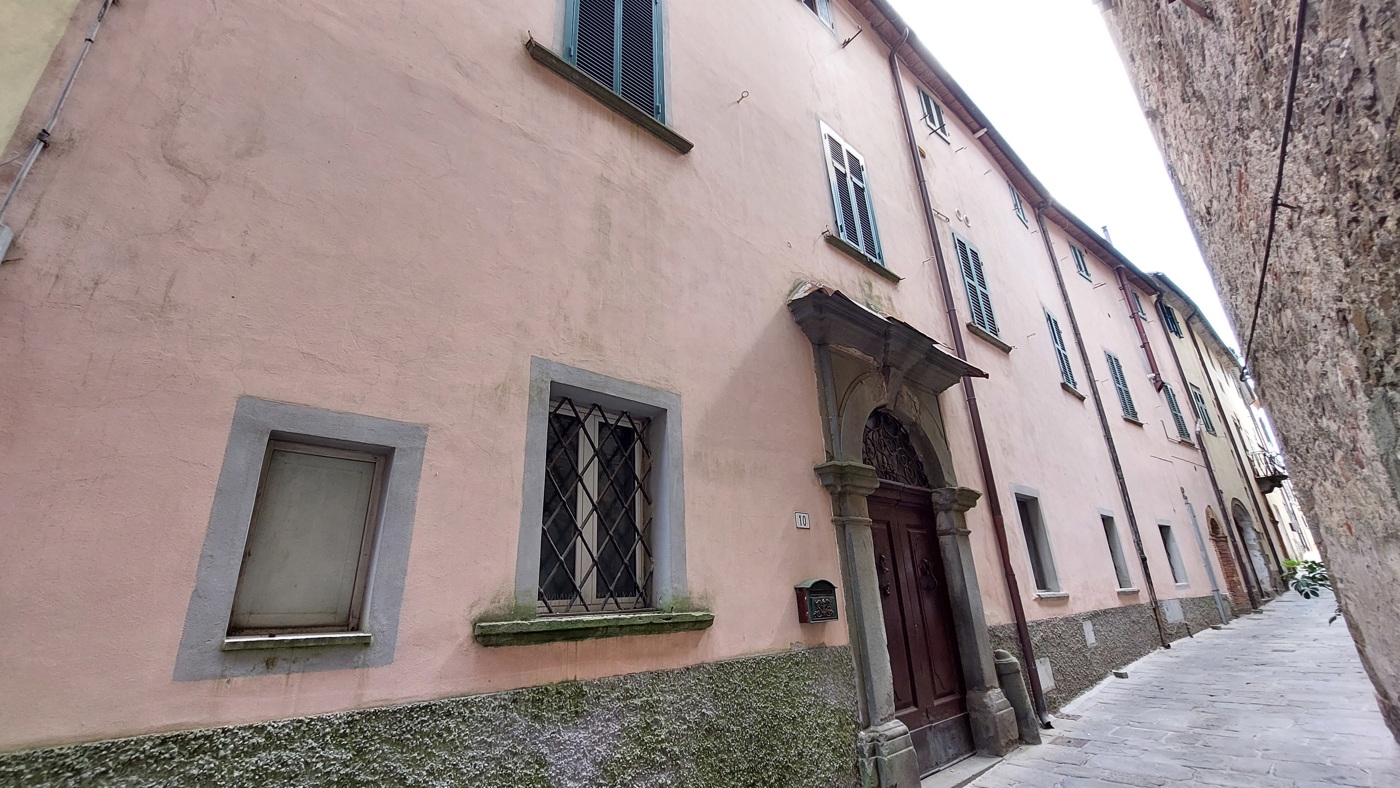 Stabile/Palazzo in vendita a Scansano
