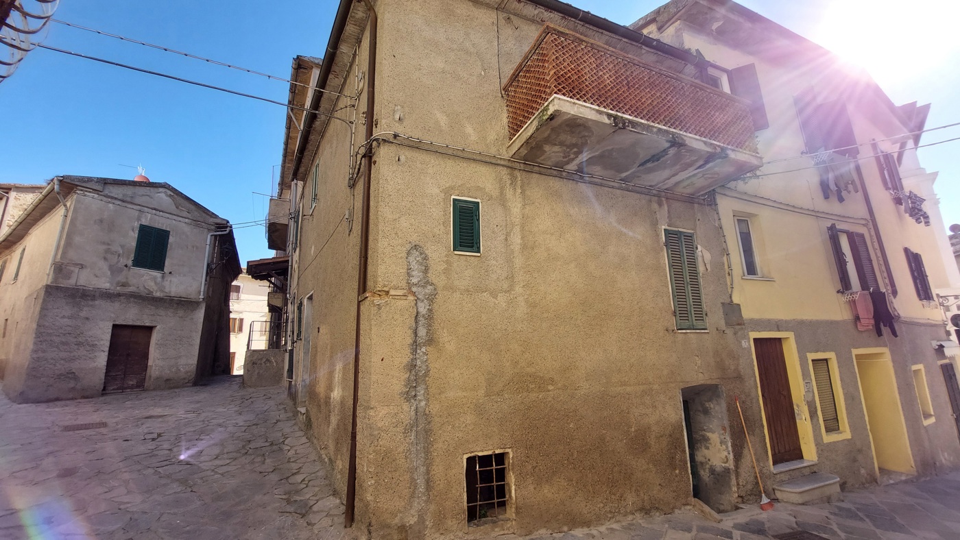 Appartamento da ristrutturare a Cinigiano