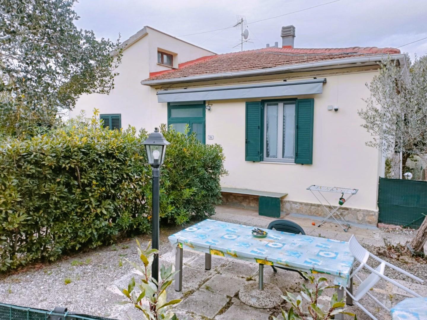 Casa indipendente con giardino a Rosignano Marittimo